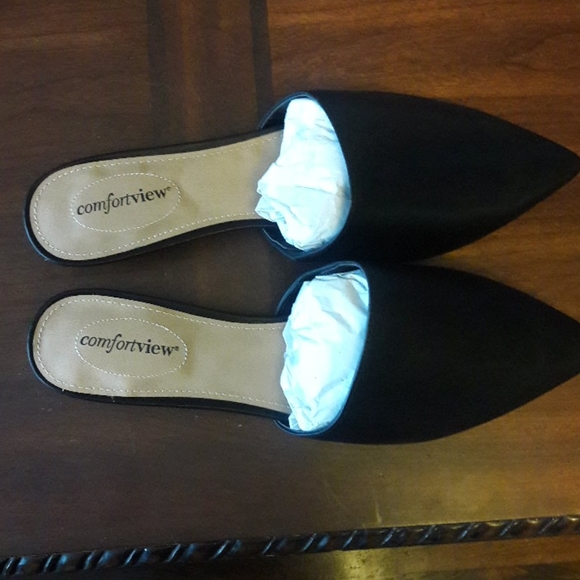 Shoes - Picture 2 of 4